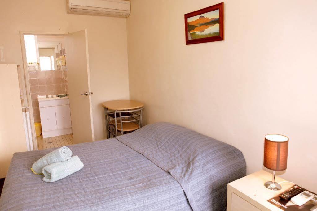 Wattle Tree Motel Cootamundra Exterior photo