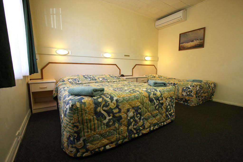 Wattle Tree Motel Cootamundra Exterior photo