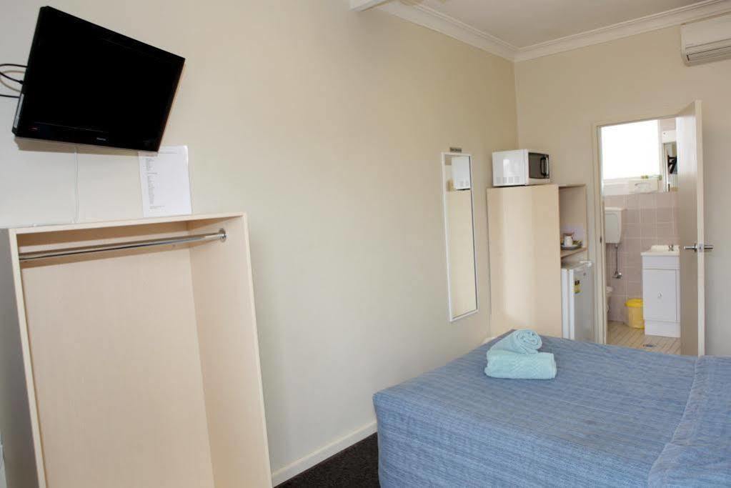Wattle Tree Motel Cootamundra Exterior photo